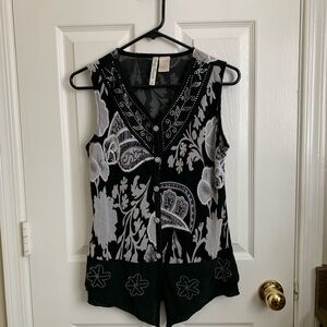 Simply Irresistible Black and White Floral Blouse